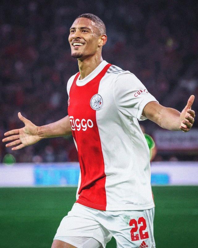 欧冠历史总射手榜最新更新，科技见证荣耀时刻，激情四溢的射手争霸赛