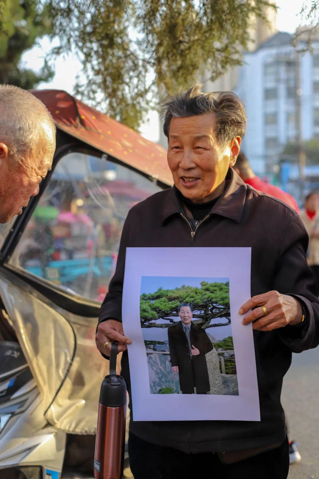 广场魅力与小巷惊喜，特色小店的隐藏魅力
