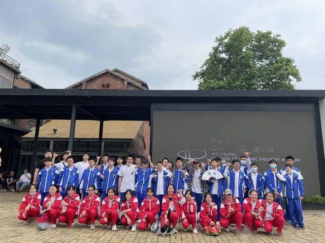 最新门，开启智慧之旅，自信成就梦想之门