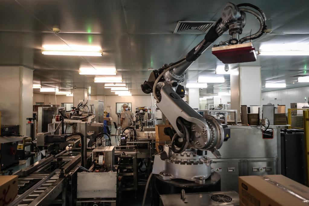 红旗最新风采，学习变革的力量与自信的征程