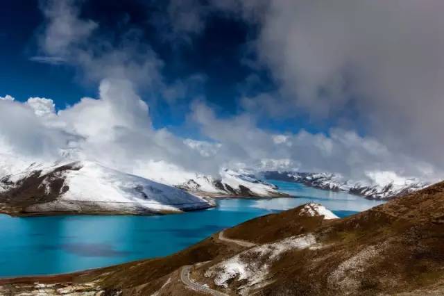 火车最新动态,自然美景的心灵之旅启程!