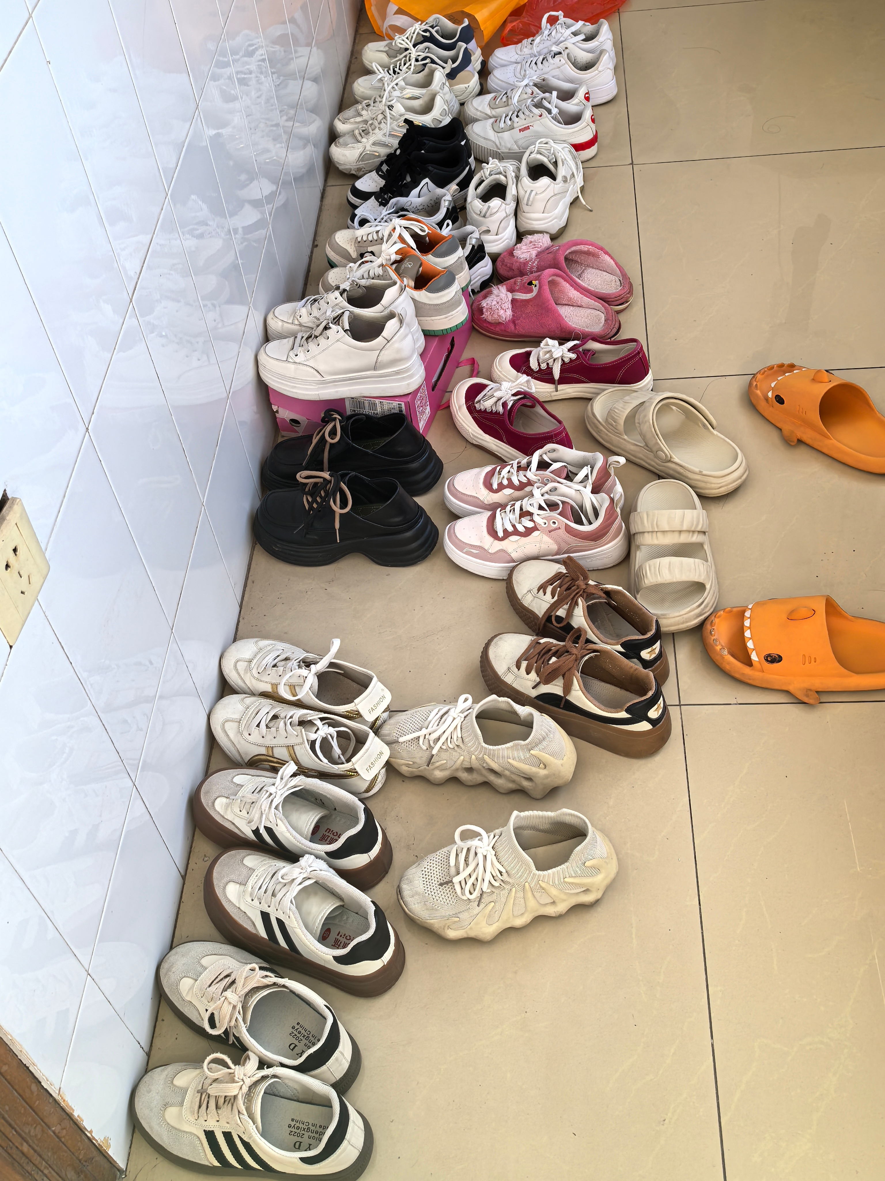 最新款鞋子,一段关于友情的小故事开启新篇章