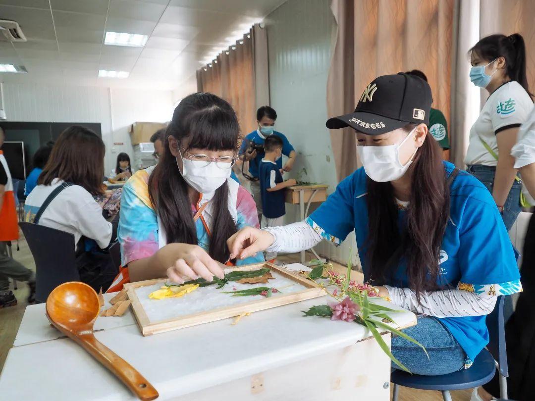 迷你世界最新版,小巷神秘乐园探索之旅