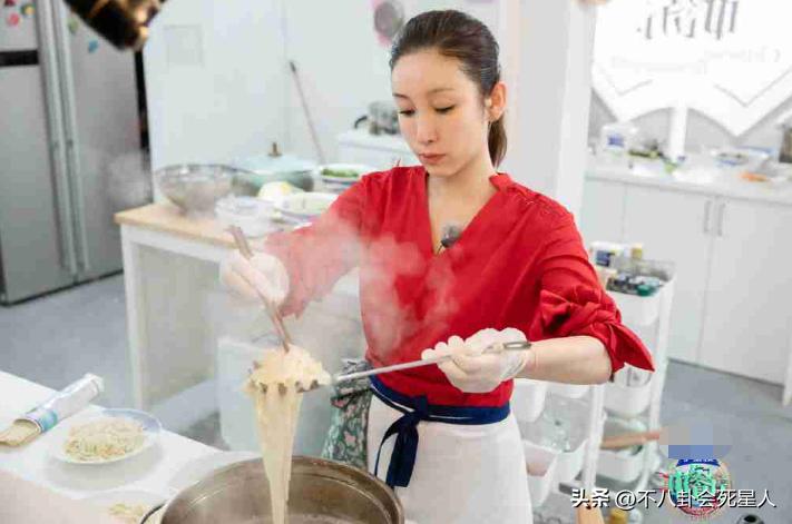 王俊凯,自然之旅的轻松探索,寻找内心的宁静与平和