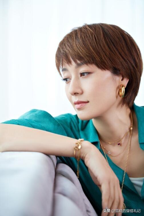 最新女短发流行趋势，轻松之旅探索自然美景