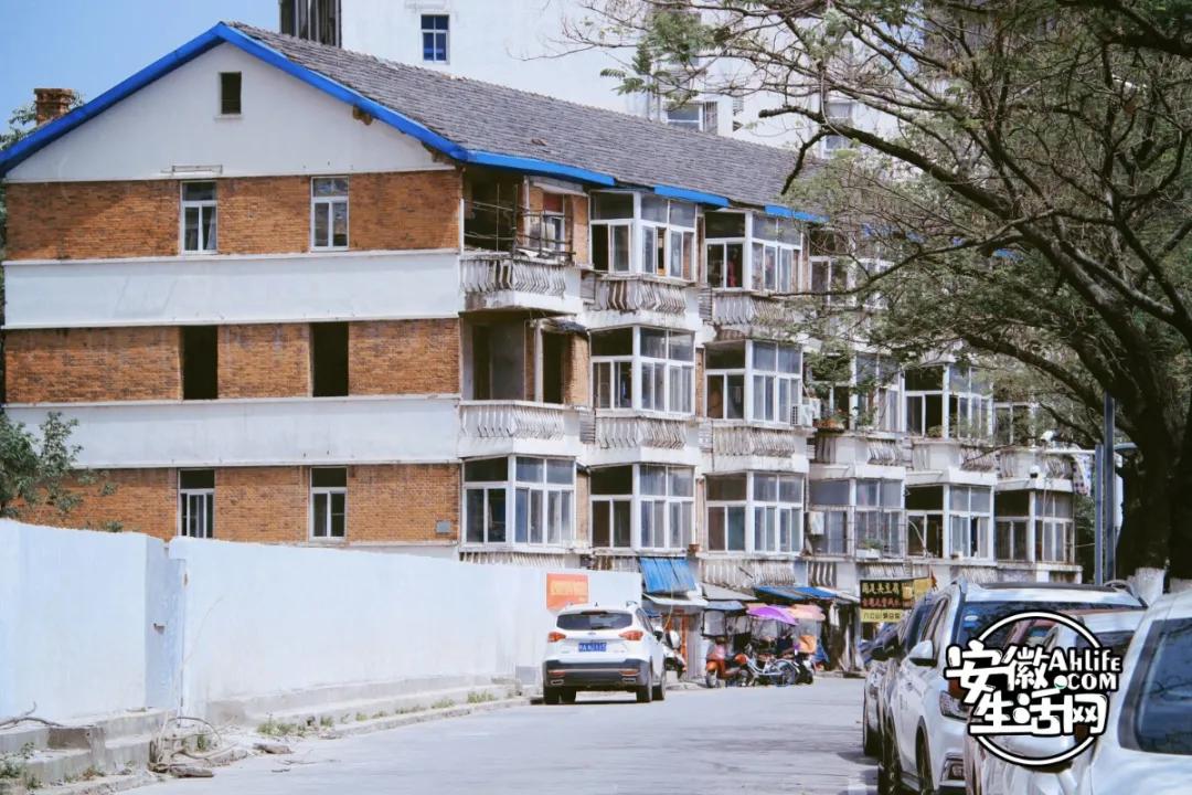 小巷深处的装饰艺术探秘,最新吊顶图片展示