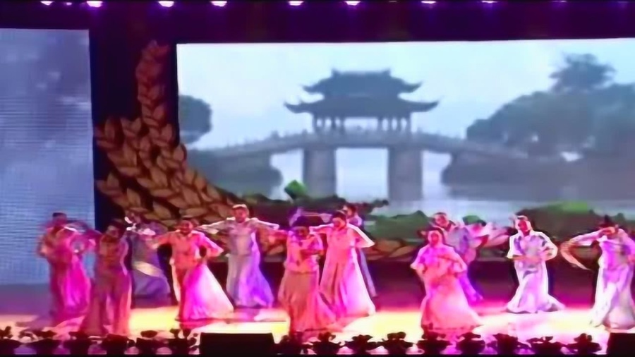 广场最新扇舞,舞蹈在小巷深处的魅力展现