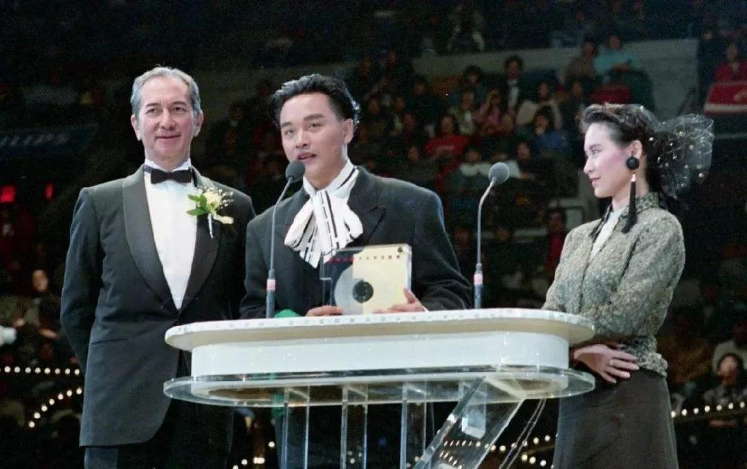 最新男歌星，歌声中的日常与友情的温暖故事