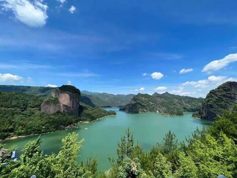 探索游戏天堂，最新大作与小巷神秘宝藏的冒险之旅！