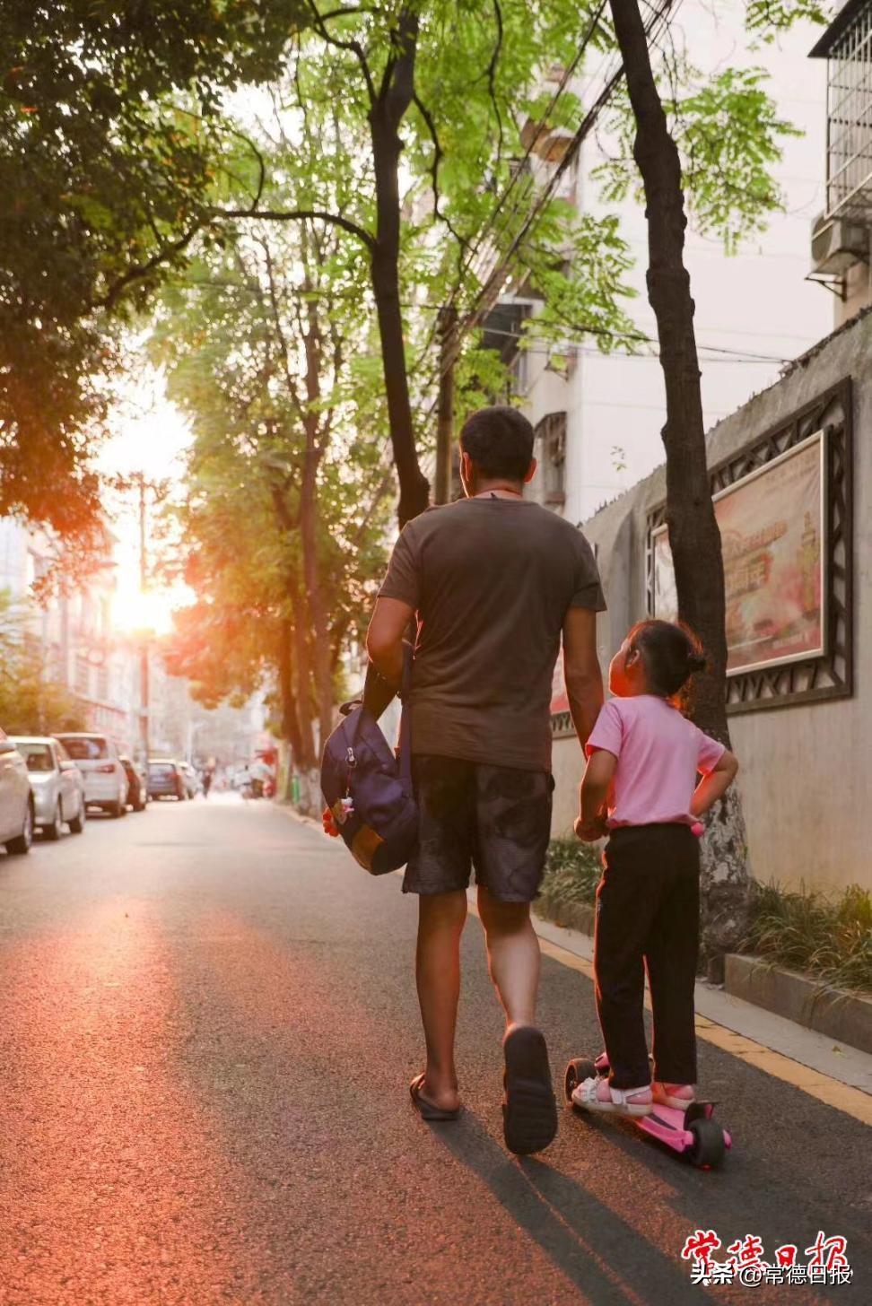 探索最新教育世界,小巷深处的特色小店引领精彩教育之旅!