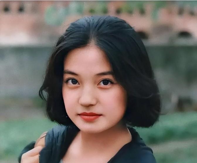 赵薇最新采访揭秘，自然之旅探寻内心平和与喜悦的奥秘
