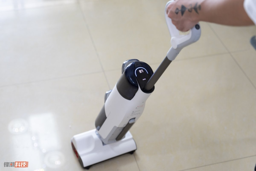 最新智能拖地机,科技清洁,让生活更轻松便捷