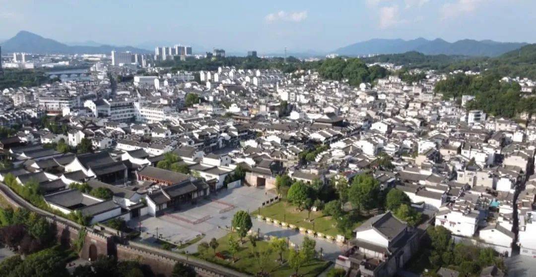 歙县最新航拍，古韵之城的时代变迁之美