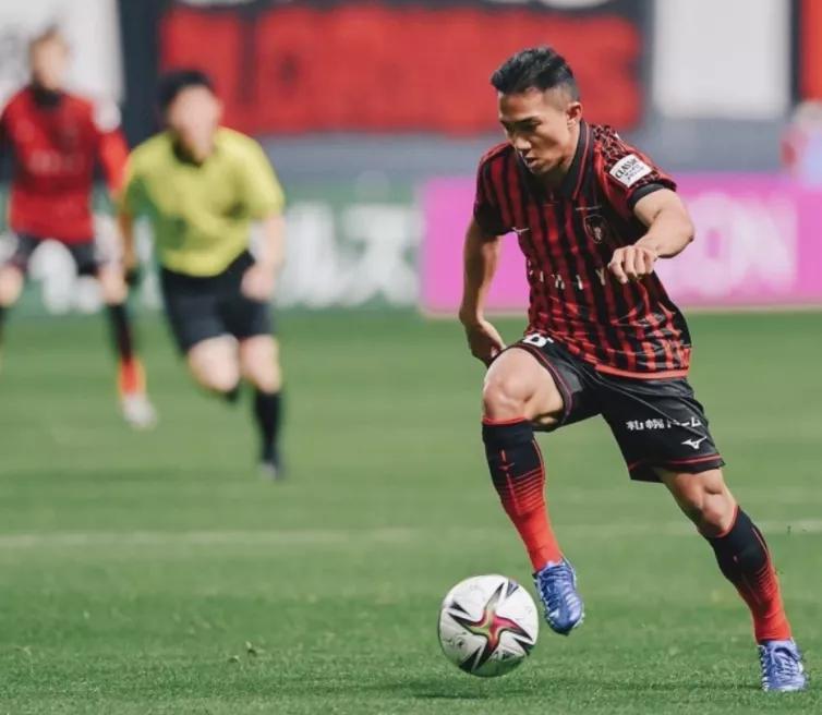 全球足球市场热门话题，最新球员身价榜聚焦