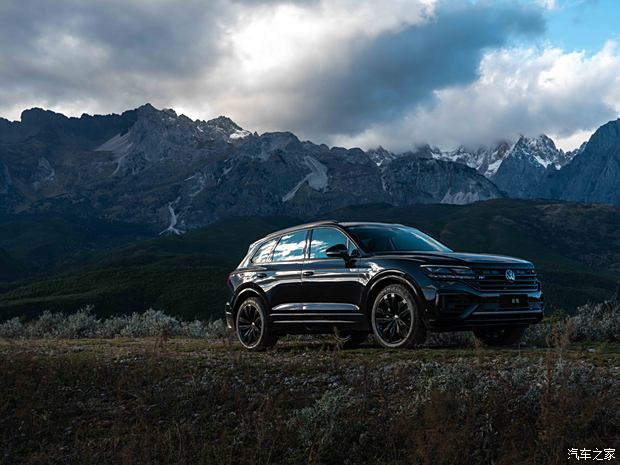 途锐SE最新豪华SUV震撼登场,开启新篇章!