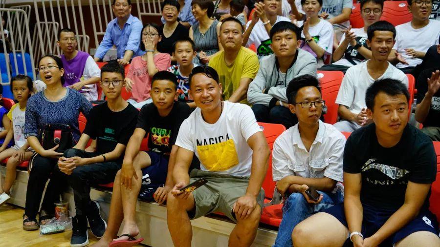 科技重塑赛场激情，一场前所未有的篮球盛宴即将上演！