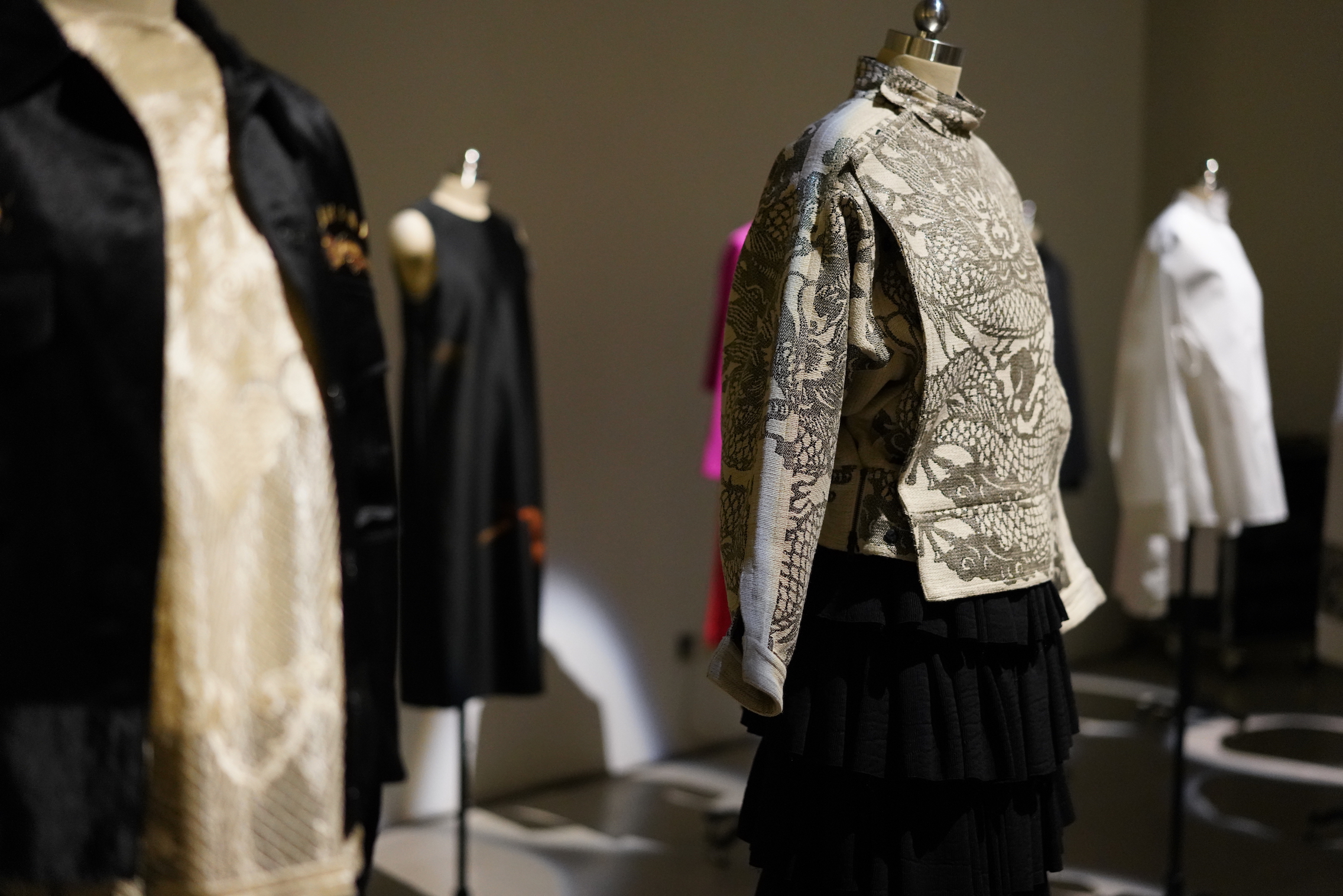 新款棉衣探秘,小巷深处的时尚秘境与隐藏魅力