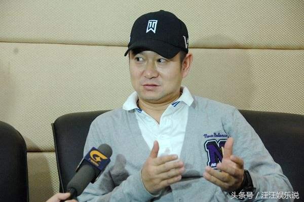 李连杰最新照片，脸孔背后的故事，自信与成就感的展现