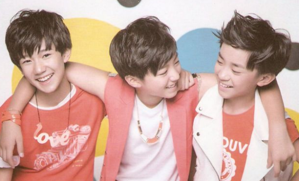 TFBOYS最新合照青春回忆杀,小红书分享瞬间唤醒回忆!