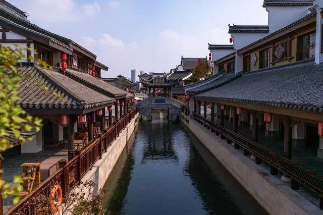 迷你世界破解版最新版，巷弄深处的神秘乐园探索
