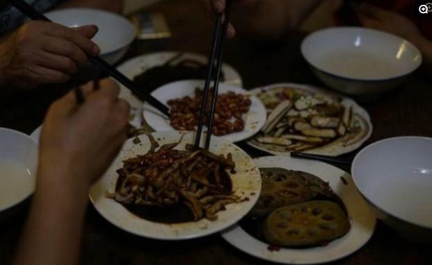 小巷深处的独特风情小店，我的最新独自生活体验