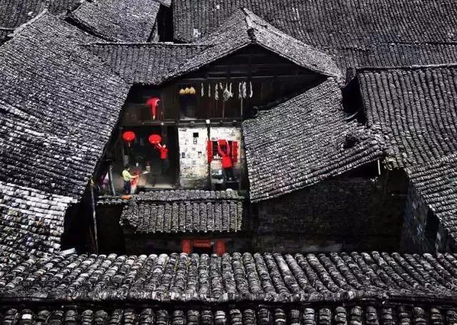 现代瓦房，建筑新典范的崛起