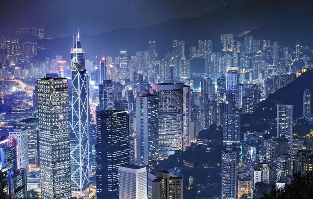 香港电影业璀璨瑰宝，最新港产片大放送