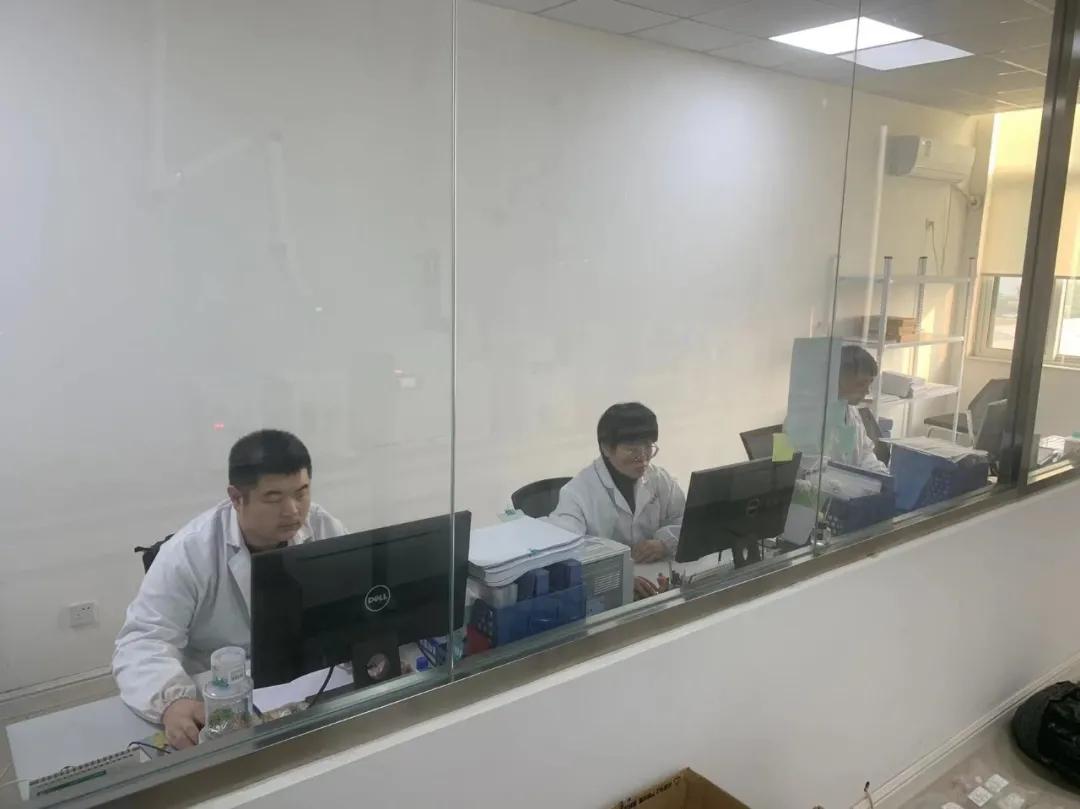 新昌最新招工信息,职场与友情的交织故事