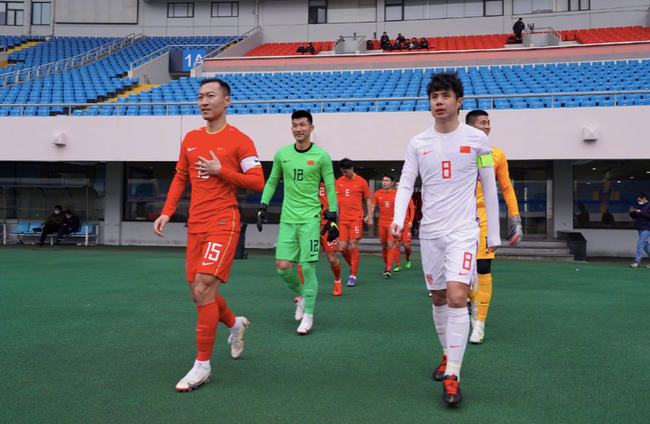 国足最新球衣,球场上的温情与陪伴之旅