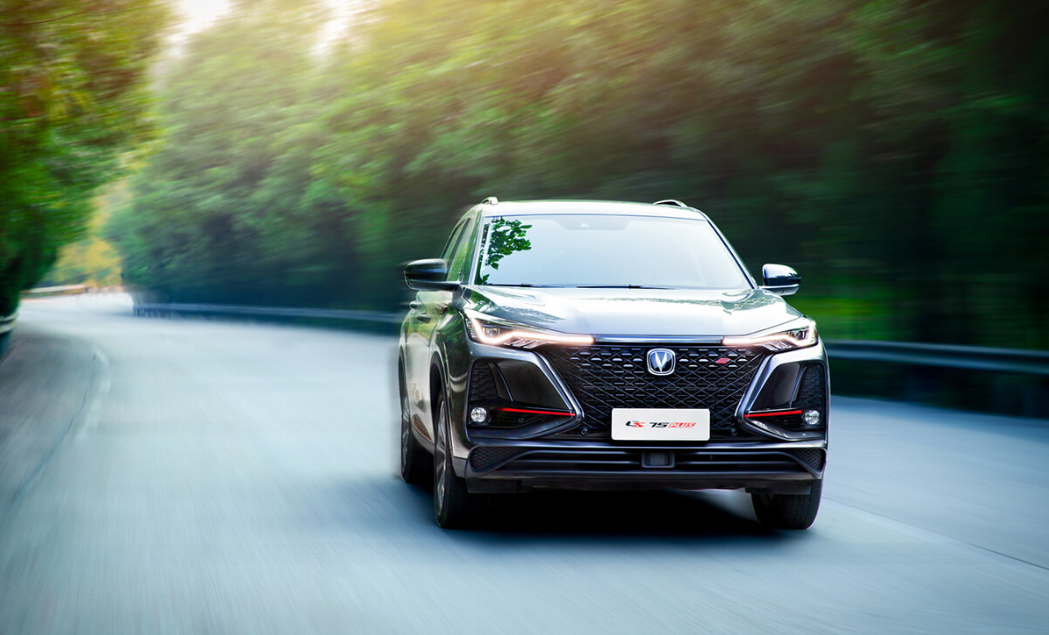 长安汽车最新款车型,时代技术结晶的图片展示